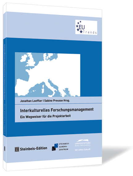 Buchcover von 'Interkulturelles Forschungsmanagement' von Sabine Cullmann, Fabrice Larat, Annette Mack, Antje Seyd-Mundhenke, Jonathan Loeffler, Sabine Preusse (Hrsg.) mit einer weißen Europakarte auf einem hellblauen Hintergrund.