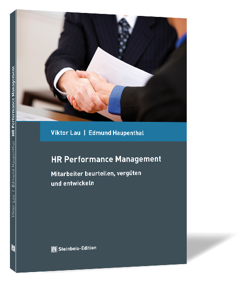 Buchcover von 'HR Performance Management' von Viktor Lau, Edmund Haupenthal, mit einem Bild von zwei Geschäftsmännern, die sich die Hand schütteln.