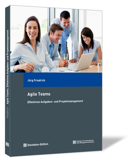 Buchcover von 'Agile Teams' von Jörg Friedrich, mit einem Team, das am Laptop arbeitet.